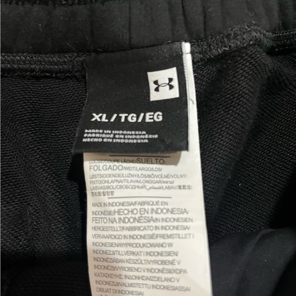 Under Armour Sweat Shorts Size XL - Picture 5 of 5